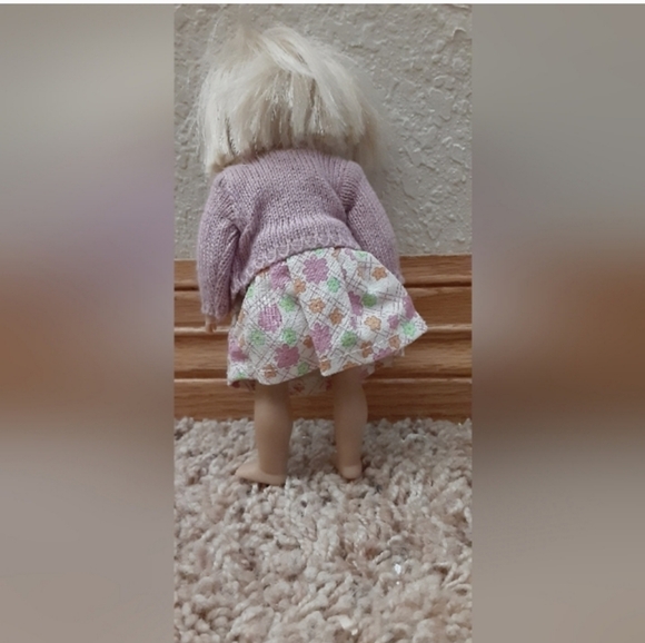 Elizabeth American Girl Doll With Mini Doll Kit - Picture 4 of 4